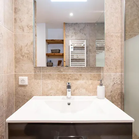 Alouette Apartament *